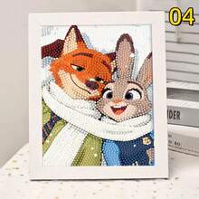 （正版授权）迪士尼疯狂动物城钻石画套装，含配件，手工DIY放松艺术装饰礼品，适合情人节、感恩节（包含画布、钻石、工具套装和白色塑料画框）