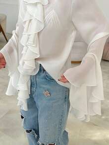 Camisa casual y elegante para mujer, blusa holgada con cuello de volantes y mangas acampanadas, tela tejida sólida con volantes y botones delanteros, para la calle, la oficina, el diario, las citas, primavera/verano en color blanco - Blanco - Ver 5