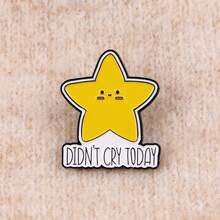 今天没哭 卡通明星语录翻领徽章 背包软珐琅徽章 女士胸针 金属首饰徽章配饰 节日礼物 - 黑色 - 查看 9