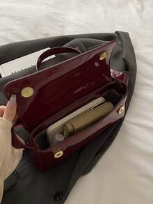 1pc Magnetic Flip Cover Shoulder Bag, Lacquered Leather, Distinctive, Lightweight, Convenient Tote