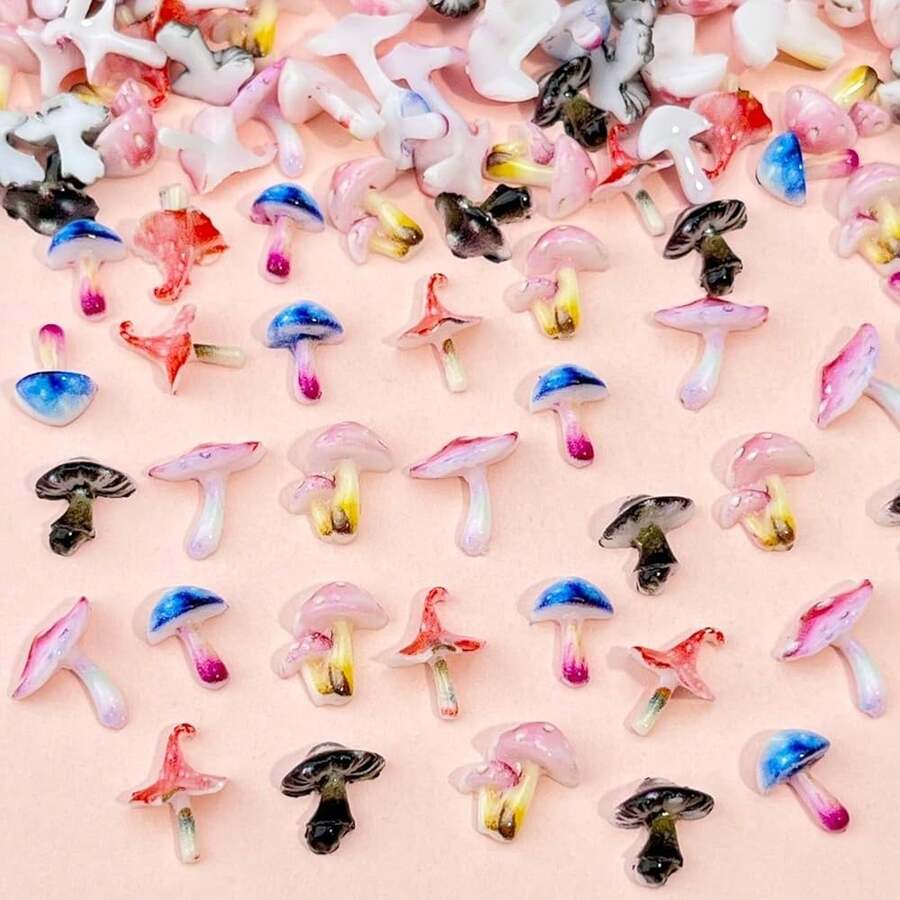 100Pcs Mixed Colored Mushrooms Nail Charms 3D Resin Nail Art Supplies For Acrylic Nails Cute Cartoon Mushroom Nail Accessories Gradient Design Nail Art Charms Gems For Women DIY Manicure - 紅色 - 查看 1