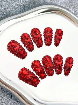 Uñas postizas en forma de ataúd estilo Y2K hechas a mano con puntas transparentes, rhinestones rojos y diseños 3D brillantes de cobertura total - Uñas artificiales de glitter de cobertura completa DIY, uñas postizas para fiestas, exteriores, playa, diario, vacaciones, reuniones, trabajo y eventos especiales - 10 piezas/bolsa