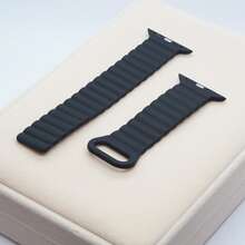 1条黑色硅胶磁吸防水表带，男女通用，兼容 38mm、40mm、41mm、42mm，纤薄设计，时尚智能手表表带，适合作为学生返校礼物、情侣礼物、商务佩戴或备用表带。 - 黑色 - 查看 3