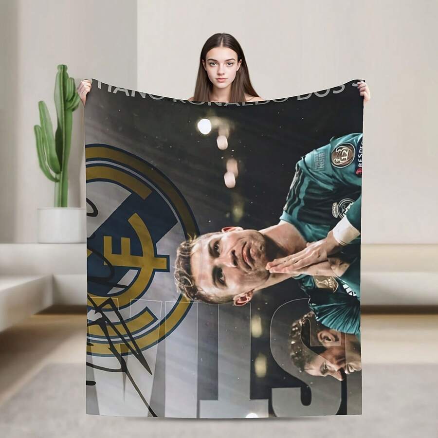 Real Fan Gear - Official Madrid Blanket With Ronaldo Signature - hình dạng - Xem 1