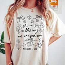 "Growing Something Sweet", Coquette Cherries, Pregnancy Reveal, "Growing A Little Human", Gift For Expectant Mother, Maternity T-Shirt, Comfortable Women's T-Shirts, 180g 100% Cotton - 白色 002 - 查看 2