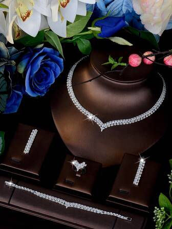 一套可爱立方氧化锆心形、几何、菱形装饰首饰套装，适合作为情人节礼物送给女性