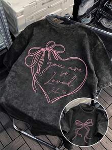 T-shirt décontracté à manches courtes pour femmes, style foi douce, col rond, fond noir délavé, nœud en fil rose, verset biblique de l'amour, pour le printemps et l'été, hauts pour femmes, graphique, voyage quotidien, tenues de la Saint-Valentin pour femmes, Saint-Valentin - Noir - Voir 5