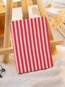 Ayotu 条纹图案电子书保护套，兼容 Kindle（第 11 代 - 2024 年发布）、Kindle Paperwhite 第 12 代（2024 年发布）、Kindle Paperwhite 第 11 代（2021 年发布）、Kobo Clara 彩色/黑白版等型号。支持唤醒/睡眠模式，四角防摔，精美书籍插图，是完美的阅读伴侣。 - 彩色 - 查看 7