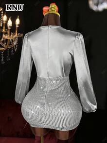 RNU Robe moulante mini élégante à col en V, manches lanternes, patchwork de satin et sequins gris et argent, avec nœud torsadé sur le devant. Convient pour les rendez-vous, les boîtes de nuit, les rues, la Saint-Valentin, les anniversaires, les carnavals, les fêtes, le Nouvel An, le printemps/été, les invités de mariage/fêtes de vacances - Argent - Voir 8