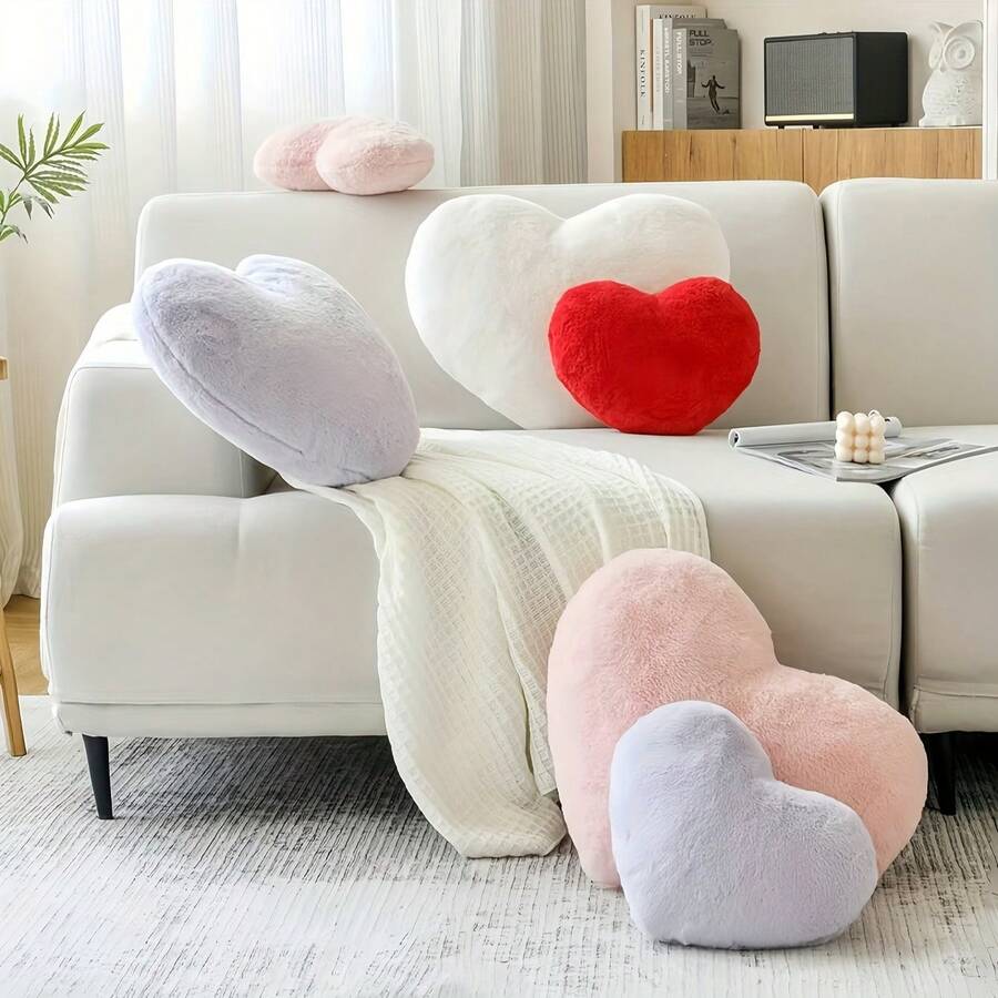 This Soft Pink Heart-Shaped Faux Plush Pillow Comes In Seven Colors To Choose From And Is Perfect For Both Indoor And Outdoor Decor.It Is Made Of Machine Washable Polyester Fiber And Is An Ideal Valentine's Day Gift For Women, With A Fluffy Texture. - 粉紅色 - 查看 1