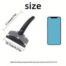 彩色水钻雪铲 - 镶满彩色水钻的汽车挡风玻璃雪铲，兼具时尚与实用性！多彩外观搭配水钻点缀，格外引人注目。采用高强度材料制成，铲头可有效保护玻璃，防滑手柄握感舒适。高效清除积雪和冰块，是冬季驾驶必备的实用美观之选。