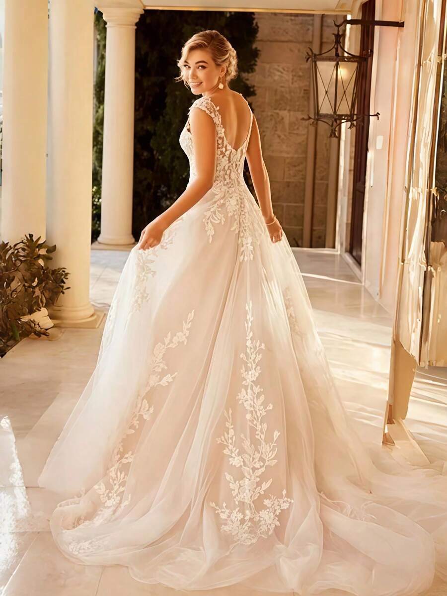 Lace Applique Boho Wedding Dresses For Bride, A Line Long Tulle Beach Bridal Dress Wedding Gown For Women, All Seasons, Elegant And Comfortable, The Perfect Holiday Gift, Suitable For Wedding,Party, Singles' Party,Vacation,Bride,Formal Occasions,Dinner Dress,Prom Dress,Homecoming Dress,Cocktail Party,Birthday Party - 白色 - 查看 1