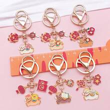 喜庆骏马钥匙扣：可爱又吉祥的饰品，寓意迎接新年的繁荣昌盛。可作为包包挂饰或送给学生的礼物。