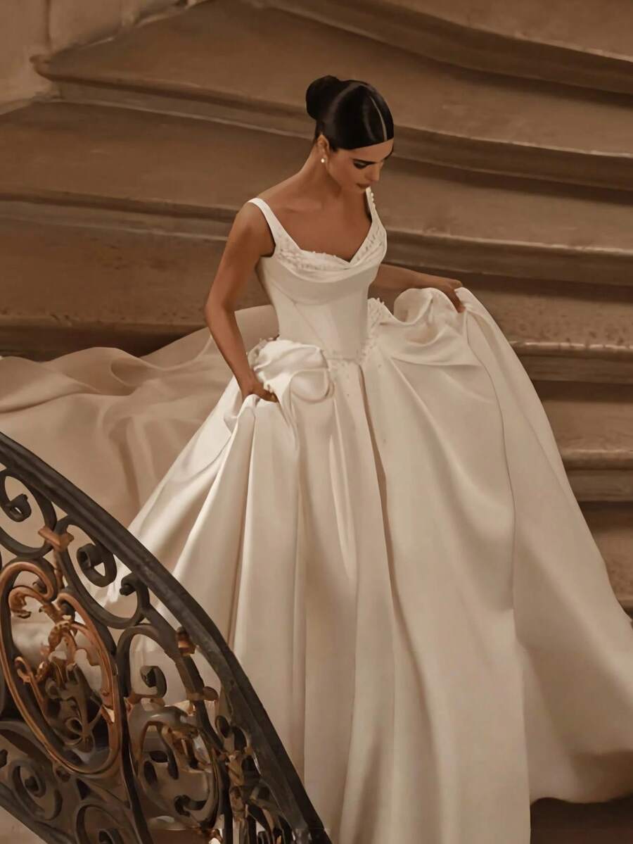 Luxury Pearl Bridal Gown With Train, Exquisite Princess Ball Gown Wedding Dress For Elegant Brides, With Straps, Full Skirt, Suitable For Wedding, Dating, Party, Singles' Party, Vacation, Bride, Formal Occasions, Dinner Dress, Prom Dress, Homecoming Dress, Cocktail Party, Bridal Gown, Wedding Dresses For Bride - 白色 - 查看 1