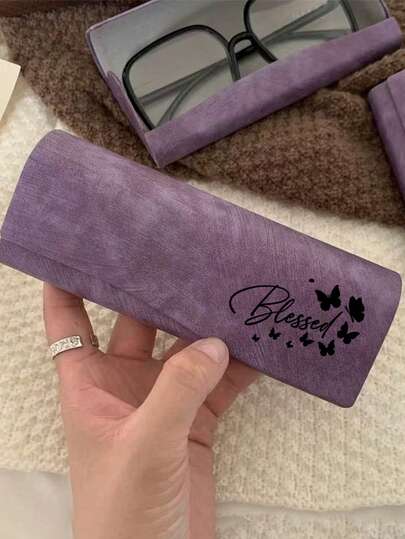 1 pieza Estuche de gafas simple de PU, impreso con mariposas, fuente cursiva elegante y diseño de mariposa delicado, estuche de almacenamiento de gafas portátil y resistente al estrés de alta gama para hombres y mujeres, estuche de gafas retro portátil, caja con espejo de cuero sintético, estuche de gafas universal para gafas graduadas y de sol, para campus, viajes de negocios y viajes, regalo romántico para él/ella, regalo de vacaciones, regalo de cumpleaños, regalo de moda