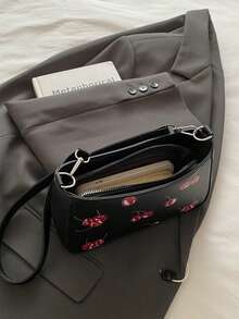 时尚撞色樱桃印花腋下单肩包，适合购物、装钱包，适合年轻女性、大学生、上班族使用。是办公室、大学、工作、商务、通勤、户外活动、旅行、郊游的理想之选。