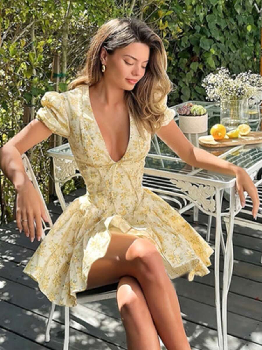 Summer French Sweet & Edgy Style Women's Yellow Floral Deep V Puff-Sleeve Waist-Tie Mini Dress - 黃色 - 查看 1