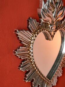 1件简约圣心火焰造型装饰挂件，手工制作，火焰心形装饰，适用于家居墙面、客厅、卧室、书房或摄影道具，多种颜色可选 - 彩色 - 查看 12