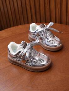 1 Pair Kids Sports Shoes With PU Leather, Anti-Slip Sole And Hook And Loop Closure