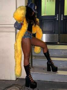 Street Fashion Faux Fur Long-Haired Coat For Women, Long-Sleeved Cardigan Multi-Layered Outerwear, Sexy Hot Girl With Punk-Style Outfit - 黃色 - 查看 4