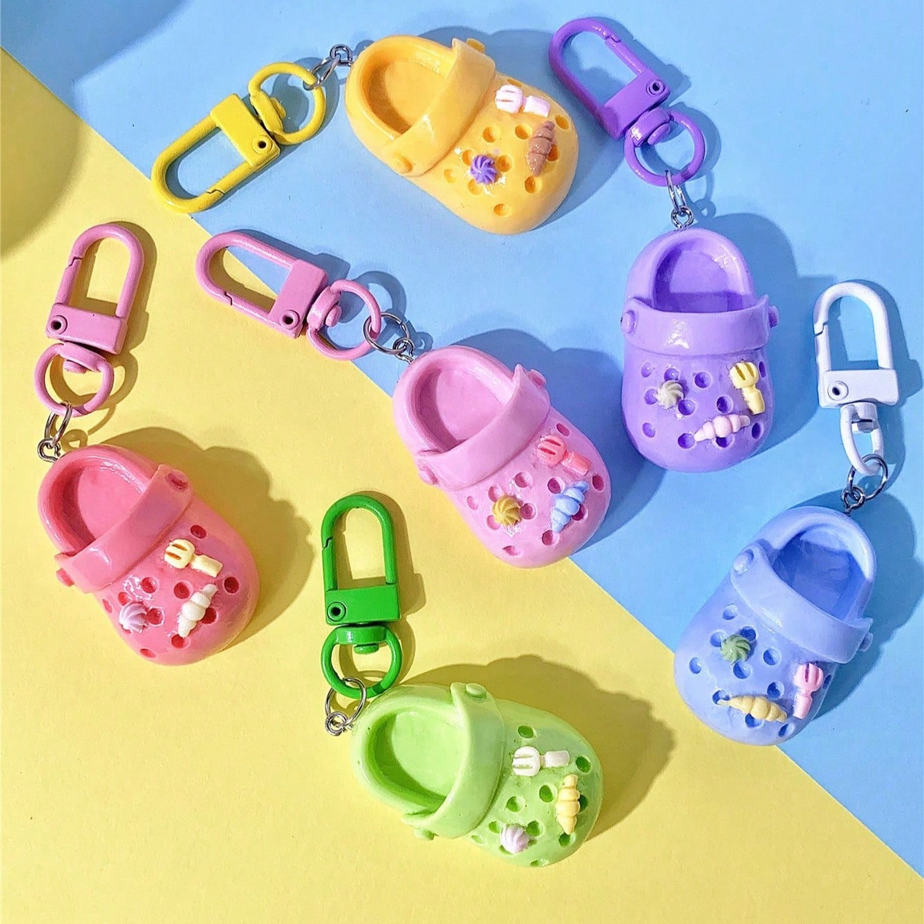 6pcs/Set Colorful Slipper Shaped Keychain, Cute Cartoon Lovely Small Shoe Pendant, Suitable For Daily Outfit Gift Souvenir Car Accessories Bag Charm School Goth Y2k