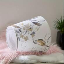 两件套艺术花卉图案灯罩——采用亚麻面料，饰以精致的笔触图案。兼容E26和E27灯座，适用于台灯或壁灯。是绝佳的家居装饰和精美的照明配件（仅包含灯罩）。 - 花鳥 - 查看 2