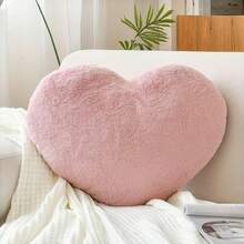 This Soft Pink Heart-Shaped Faux Plush Pillow Comes In Seven Colors To Choose From And Is Perfect For Both Indoor And Outdoor Decor.It Is Made Of Machine Washable Polyester Fiber And Is An Ideal Valentine's Day Gift For Women, With A Fluffy Texture. - 粉紅色 - 查看 2