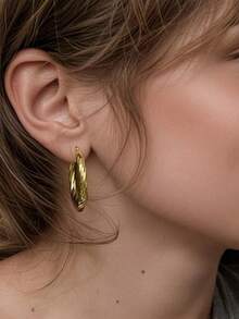 6 Pieces Of Exaggerated Retro-Style Golden Women's Round Diagonal Stainless Steel Earrings, Simple And Individual, Non-Fading Ear Ring Set