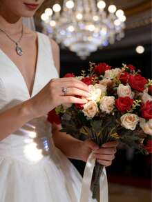 红白人造迷你玫瑰花束 - 非常适合新年餐桌装饰、浪漫情人节礼物、婚礼花束、家居和办公室装饰、节日派对装饰以及日常客厅/窗户装饰。 - 彩色 - 查看 3