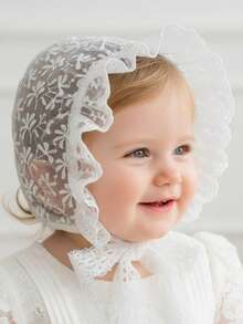 1顶复古蕾丝婴儿帽，可作传家宝洗礼帽和摄影帽，饰有精致刺绣花卉图案，超柔软棉质波西米亚风摄影道具，适合新生女婴，6-24个月（米色/白色） - 1PC - 查看 5
