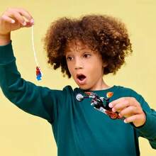 Bộ đồ chơi lắp ráp LEGO   đấu với Ghost Rider bằng xe máy dành cho bé trai và bé gái, từ 6 tuổi trở lên - Bộ đồ chơi siêu anh hùng và phản diện với 2 nhân vật minifigure  - Ý tưởng quà tặng cho trẻ em và người hâm mộ - 76335 - 76335 - Xem 3