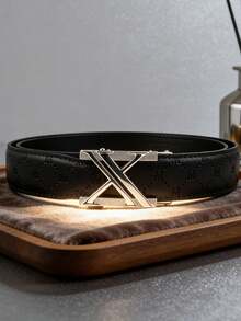 男士休闲商务皮带，字母合金自动扣皮带，压纹M字设计，优质PU材质，120厘米可调节长度，适合搭配长裤和短裤，是馈赠佳品。