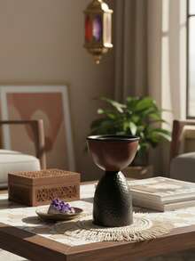 Bộ 1 chiếc lư hương bằng sắt rèn đơn giản và trang nhã, dùng để đốt hương Bakhoor, giữ hương Bukhoor, tạo hương thơm cho ngôi nhà, trang trí nhà cửa. Giá đỡ hương, dùng để trang trí nhà cửa, phòng ngủ, phòng khách (làm vật trang trí trung tâm), văn phòng, phòng tập yoga và các bữa tiệc để tạo bầu không khí trang nhã. - Nhiều màu - Xem 3