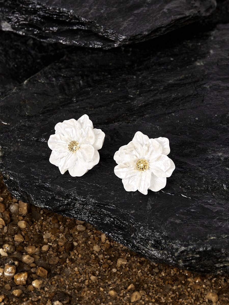 1 对简约白花树脂耳环，设计独特，用途广泛，时尚，轻巧，奢华质感，适合女性日常和各种场合 - 白色 - 查看 1