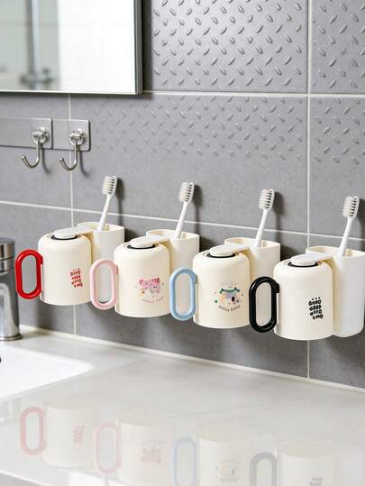 2个装磁吸式壁挂牙刷架带漱口杯 - 节省空间的浴室牙刷牙膏收纳架，采用耐用塑料制成，包含两个漱口杯盖，无需安装，无缝浴室收纳