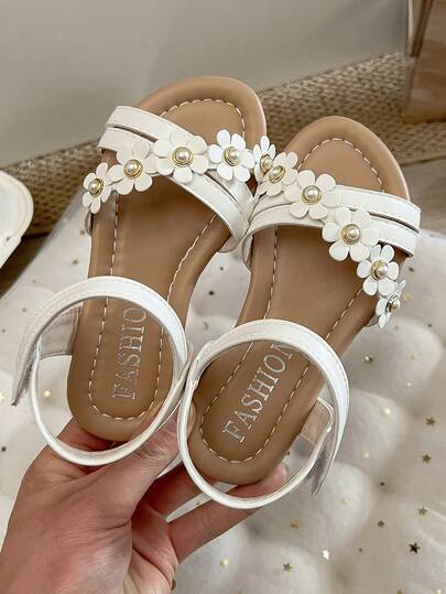1 Pair Of Girls' Sandals, Flower-Pearl Decorated Flat Sandals, Sweet, Versatile, Comfortable, Durable, Flat, Anti-Slip, Open-Toe Princess-Style Sandals For Summer Outings And Daily Activities