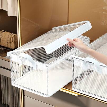 可堆叠透明收纳盒，钢架加固，大容量，带提手，适用于家庭、宿舍、办公室，可收纳衣物、书籍、毯子、饰品等，方便整理衣柜。透明收纳盒是情人节、阳光之旅、休闲度假和宿舍必备的理想之选。结实耐用的提手设计，也是开学季的完美伴侣。