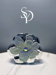 1pc SHENGDAYU Luxury Silver Rhinestone Shiny Women's Handbag, Exquisite Acrylic Cosmetic Clutch Bag, Elegant Floral Evening Bag Suitable For Weddings, Parties, Formal Occasions, Women's Gift Party Bag, Perfect For Parties, Weddings, Christmas, Halloween Galas, Formal Events/Celebrations, An Essential For Wedding Occasions, Perfectly Matches Graduation Dresses, Prom Dresses, And Is The Perfect Accessory For Formal Events. - Silver - View 1