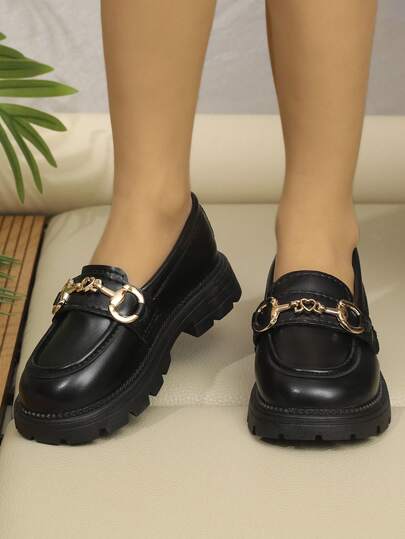 Zapatos planos de moda primaveral con hebilla de metal y color mate, suela cómoda y antideslizante, color negro en general, adecuados para niñas y niños de 4 a 7 años, para uso diario, al aire libre, fiestas, viajes y vacaciones. Lindos y encantadores mocasines