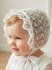 1顶复古蕾丝婴儿帽，可作传家宝洗礼帽和摄影帽，饰有精致刺绣花卉图案，超柔软棉质波西米亚风摄影道具，适合新生女婴，6-24个月（米色/白色） - 1PC - 查看 4