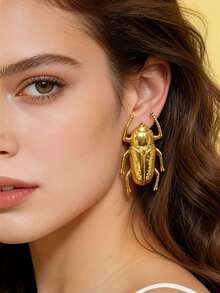 1对复古金属昆虫甲虫耳钉，女士款，适合日常佩戴