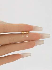 1 件 16G 925 纯银光滑三维八角星形内螺纹唇钉 | 生日石耳钉 | 低过敏性金软骨螺旋钉 | 平底唇钉 | 适合女性日常佩戴（单件出售，尺寸 0.5cm、0.34cm） - 大小光面立體八芒星 - 查看 2