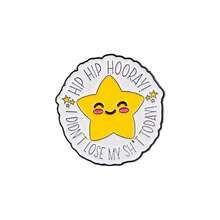 今天没哭 卡通明星语录翻领徽章 背包软珐琅徽章 女士胸针 金属首饰徽章配饰 节日礼物 - 黑色 - 查看 17