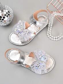 1双银色加大码幼儿/小女孩平底凉鞋，柔软皮革，亮片装饰，蝴蝶结点缀，魔术贴搭扣，露趾设计，防滑软底，时尚公主风沙滩/休闲装，适合3-12岁儿童，2026春夏款 - 銀色 - 查看 6