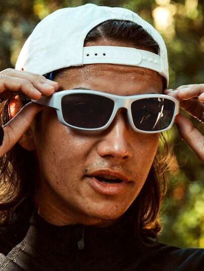 1副男士聚碳酸酯方形镜框复古运动骑行时尚眼镜，户外旅行装备，带眼镜盒