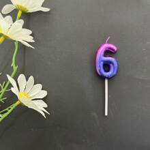 1 szt. Fioletowo-niebieska cyfrowa świeca 0-9 z motywem galaktyki w gradiencie kosmicznym, kreatywne, romantyczne, oniryczne świece gradientowe na imprezę