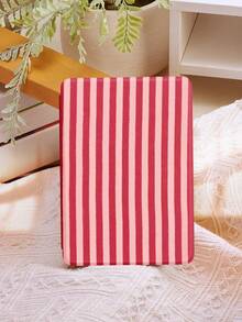 Ayotu 条纹图案电子书保护套，兼容 Kindle（第 11 代 - 2024 年发布）、Kindle Paperwhite 第 12 代（2024 年发布）、Kindle Paperwhite 第 11 代（2021 年发布）、Kobo Clara 彩色/黑白版等型号。支持唤醒/睡眠模式，四角防摔，精美书籍插图，是完美的阅读伴侣。 - 彩色 - 查看 50