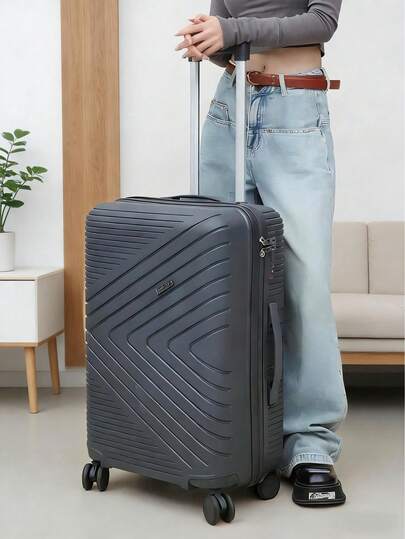 Deze stijlvolle en draagbare handbagagekoffer is verkrijgbaar in de maten 20, 24 en 28 inch. De koffer heeft een harde schaal, een effen kleur, een cijferslot, een multifunctioneel ontwerp, slijtvaste en krasbestendige, stille zwenkwielen en een grote capaciteit. Dankzij het TSA-combinatieslot is hij perfect voor korte reizen.