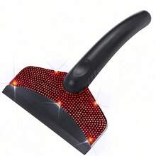 彩色水钻雪铲 - 镶满彩色水钻的汽车挡风玻璃雪铲，兼具时尚与实用性！多彩外观搭配水钻点缀，格外引人注目。采用高强度材料制成，铲头可有效保护玻璃，防滑手柄握感舒适。高效清除积雪和冰块，是冬季驾驶必备的实用美观之选。