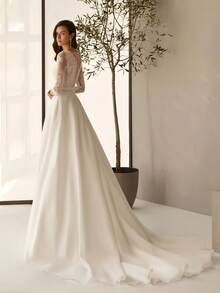 Sophisticated 3/4 Sleeve Lace V-Neck Satin Gown With Side Slit & Subtle Train, Wedding Dresses For Bride, Elegant And Comfortable, Includes Plus Sizes, Bridal Gown, Formal Dresses For Women, Suitable For Wedding, Party, Vacation, Bride, Formal Occasions, Dinner Dress, Prom Dress, After-Party Dress, Homecoming Dress, Cocktail Party, Birthday Party, Celebration, Gala, Festival, Ceremony, White - 白色 - 查看 3